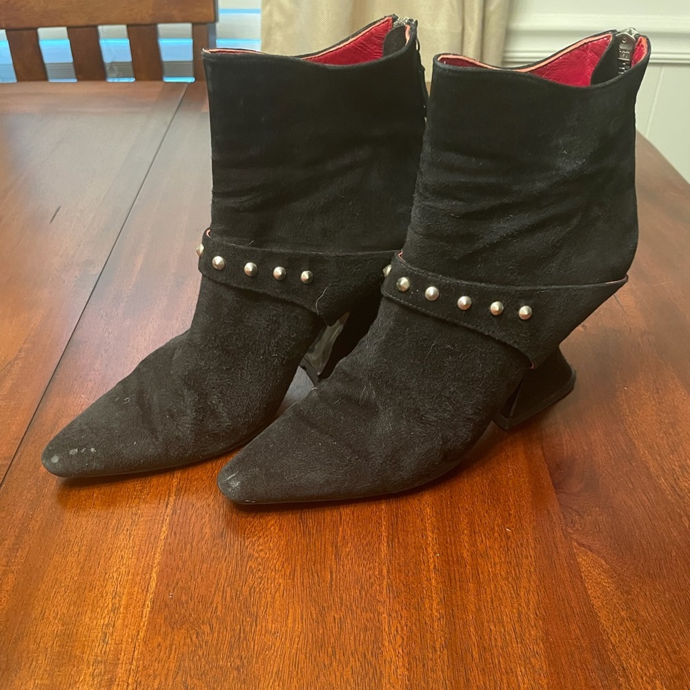 RARE Black Radio Dorateymur Suede Boots - Picture 4 of 10